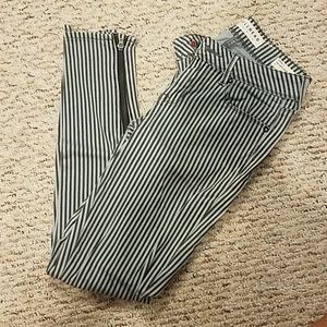 Bullhead Skinny Jeans.